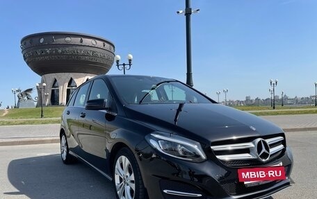 Mercedes-Benz B-Класс, 2017 год, 1 980 000 рублей, 3 фотография