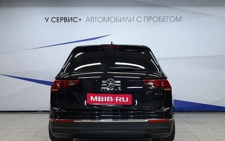 Volkswagen Tiguan II, 2021 год, 3 640 000 рублей, 4 фотография
