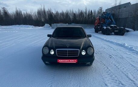 Mercedes-Benz E-Класс, 1997 год, 450 000 рублей, 2 фотография