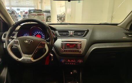 KIA Rio III рестайлинг, 2017 год, 949 000 рублей, 10 фотография