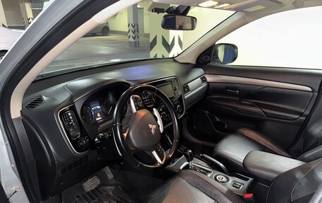 Mitsubishi Outlander III рестайлинг 3, 2013 год, 1 350 000 рублей, 12 фотография