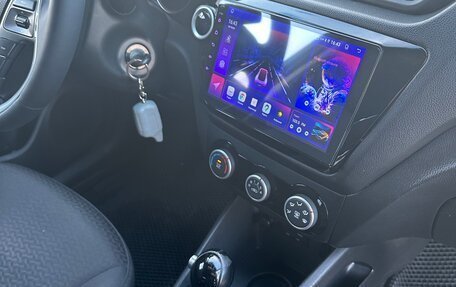 KIA Rio III рестайлинг, 2015 год, 1 050 000 рублей, 18 фотография