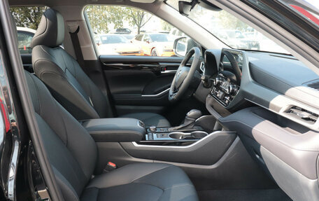 Toyota Highlander, 2024 год, 6 950 000 рублей, 19 фотография