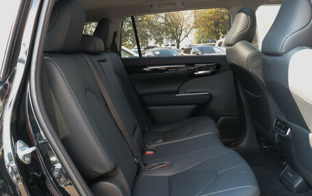 Toyota Highlander, 2024 год, 6 950 000 рублей, 15 фотография
