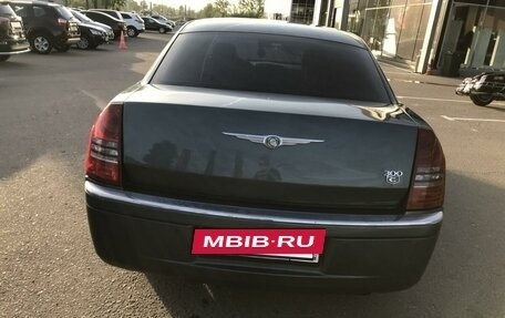 Chrysler 300C II, 2004 год, 600 000 рублей, 5 фотография