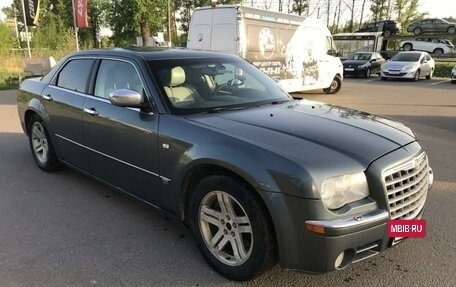 Chrysler 300C II, 2004 год, 600 000 рублей, 3 фотография