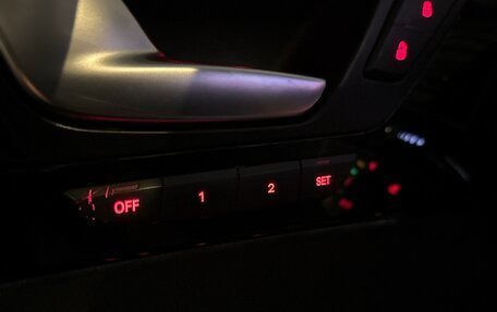 Audi A8, 2011 год, 1 800 000 рублей, 25 фотография