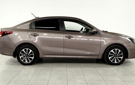 KIA Rio IV, 2018 год, 1 360 000 рублей, 2 фотография