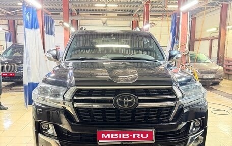 Toyota Land Cruiser 200, 2021 год, 9 000 000 рублей, 1 фотография