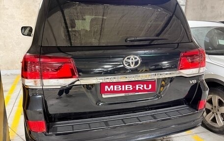 Toyota Land Cruiser 200, 2021 год, 9 000 000 рублей, 7 фотография