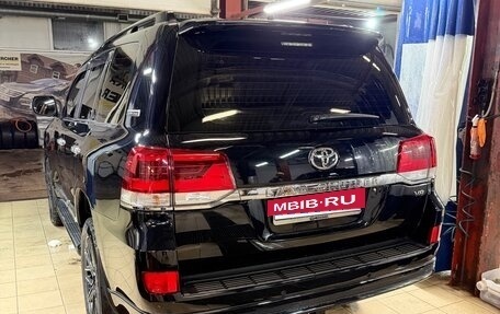 Toyota Land Cruiser 200, 2021 год, 9 000 000 рублей, 3 фотография