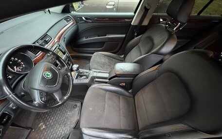 Skoda Superb III рестайлинг, 2012 год, 1 190 000 рублей, 6 фотография