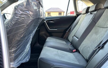 Toyota RAV4, 2025 год, 3 950 000 рублей, 17 фотография