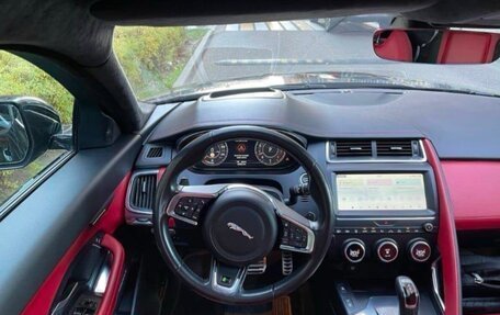 Jaguar E-Pace, 2017 год, 2 800 000 рублей, 11 фотография