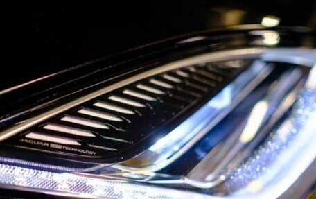 Jaguar E-Pace, 2017 год, 2 800 000 рублей, 6 фотография