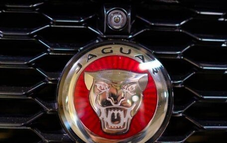 Jaguar E-Pace, 2017 год, 2 800 000 рублей, 9 фотография