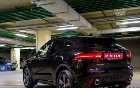 Jaguar E-Pace, 2017 год, 2 800 000 рублей, 4 фотография