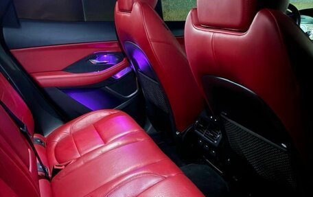 Jaguar E-Pace, 2017 год, 2 800 000 рублей, 17 фотография