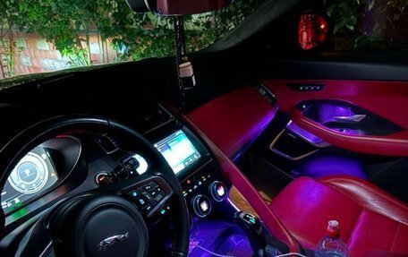 Jaguar E-Pace, 2017 год, 2 800 000 рублей, 19 фотография