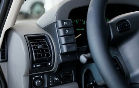 Land Rover Discovery III, 2001 год, 1 500 000 рублей, 18 фотография