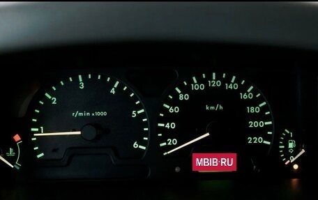 Land Rover Discovery III, 2001 год, 1 500 000 рублей, 23 фотография