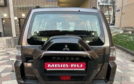 Mitsubishi Pajero IV, 2015 год, 2 650 000 рублей, 3 фотография