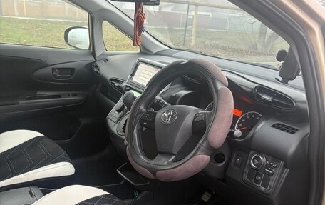 Toyota Wish II, 2013 год, 1 600 000 рублей, 12 фотография