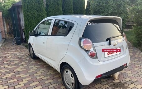 Chevrolet Spark III, 2011 год, 690 000 рублей, 2 фотография