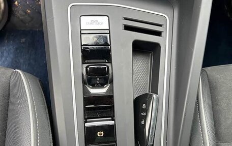 Volkswagen Golf VIII, 2021 год, 1 800 000 рублей, 12 фотография