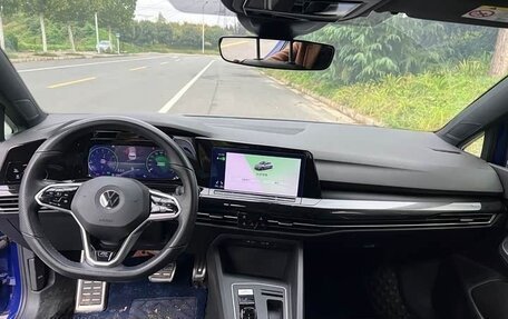Volkswagen Golf VIII, 2021 год, 1 800 000 рублей, 10 фотография