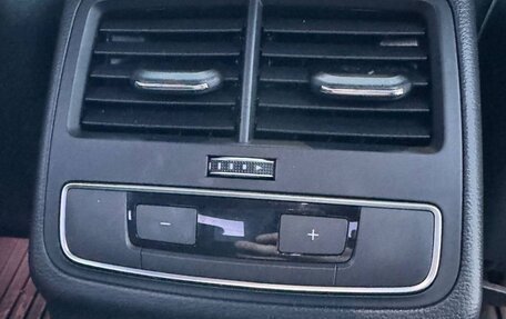 Audi A4, 2019 год, 2 600 000 рублей, 9 фотография