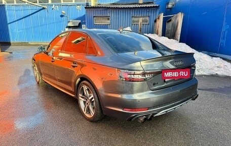 Audi A4, 2019 год, 2 600 000 рублей, 4 фотография