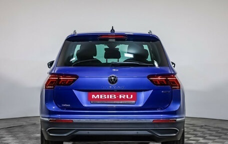 Volkswagen Tiguan II, 2021 год, 2 999 000 рублей, 6 фотография