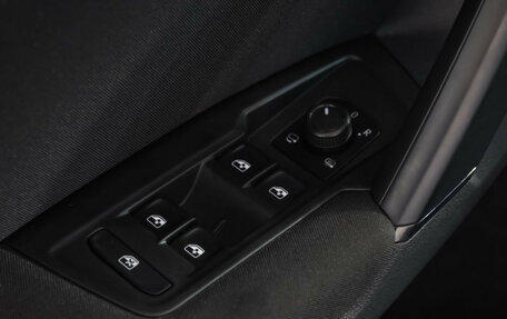 Volkswagen Tiguan II, 2021 год, 2 999 000 рублей, 9 фотография