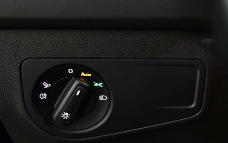 Volkswagen Tiguan II, 2021 год, 2 999 000 рублей, 10 фотография