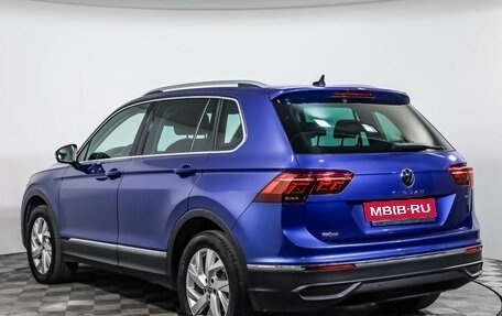 Volkswagen Tiguan II, 2021 год, 2 999 000 рублей, 7 фотография