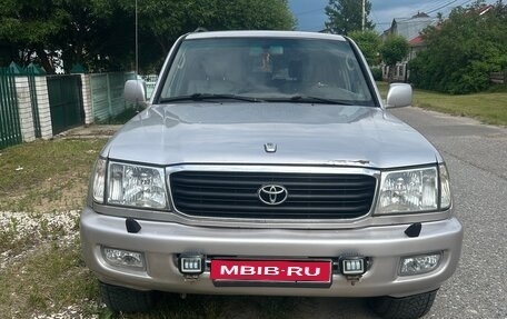 Toyota Land Cruiser 100 рестайлинг 2, 1999 год, 1 350 000 рублей, 1 фотография