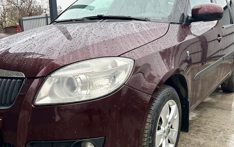 Skoda Roomster, 2010 год, 700 000 рублей, 3 фотография