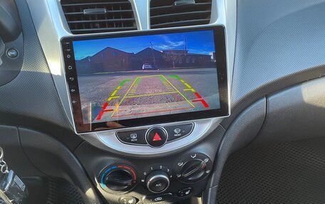 Hyundai Solaris II рестайлинг, 2015 год, 1 020 000 рублей, 5 фотография