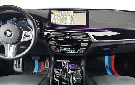 BMW 5 серия, 2022 год, 4 880 000 рублей, 14 фотография