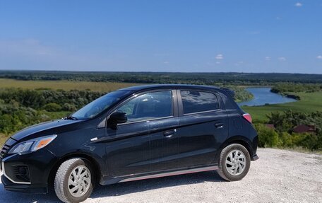 Mitsubishi Mirage VI рестайлинг, 2021 год, 1 220 000 рублей, 3 фотография