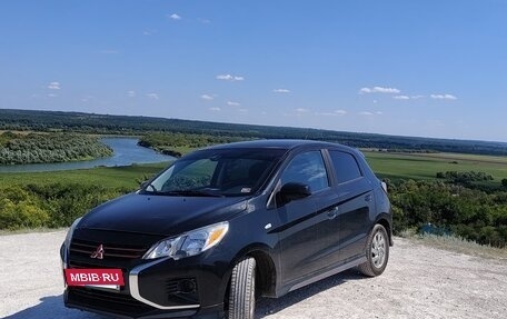 Mitsubishi Mirage VI рестайлинг, 2021 год, 1 220 000 рублей, 4 фотография