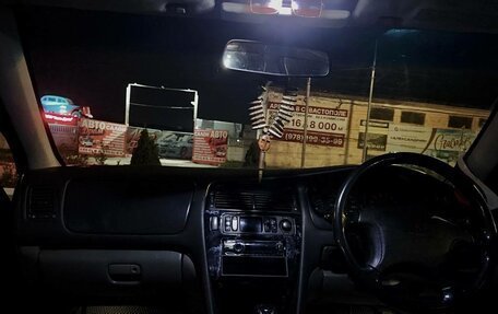 Mitsubishi Diamante II, 1995 год, 300 000 рублей, 7 фотография