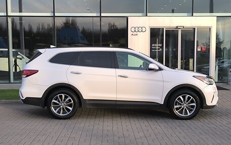 Hyundai Santa Fe III рестайлинг, 2017 год, 1 990 000 рублей, 4 фотография