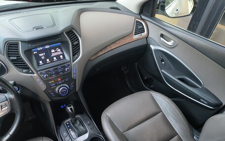 Hyundai Santa Fe III рестайлинг, 2017 год, 1 990 000 рублей, 18 фотография