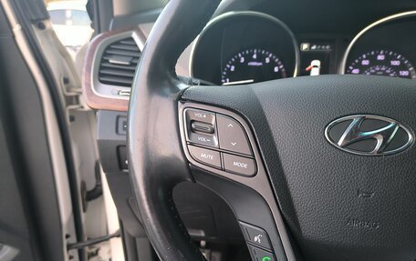 Hyundai Santa Fe III рестайлинг, 2017 год, 1 990 000 рублей, 20 фотография