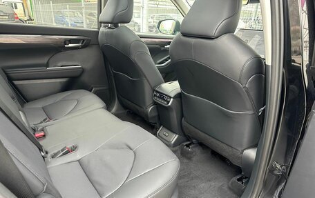 Toyota Highlander, 2025 год, 6 490 000 рублей, 29 фотография