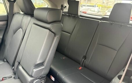 Toyota Highlander, 2025 год, 6 490 000 рублей, 27 фотография