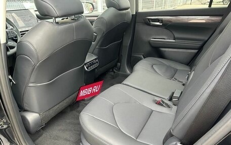 Toyota Highlander, 2025 год, 6 490 000 рублей, 26 фотография