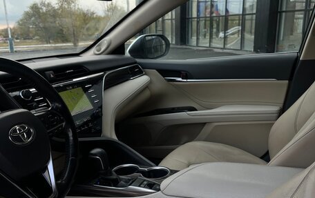 Toyota Camry, 2021 год, 2 945 000 рублей, 10 фотография